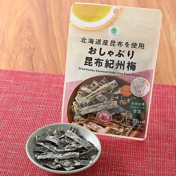 패밀리마트 홋카이도산 다시마를 사용 젖꼭지 다시마 기슈 매화 일본편의점 간식