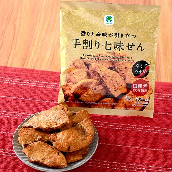 패밀리마트 향기와 매운 맛이 돋보이는 수제 나나미 센 일본편의점 간식