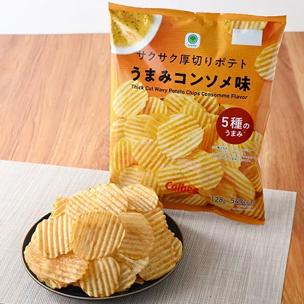 패밀리마트 바삭 바삭한 감자 맛 콩소메 맛 일본편의점 간식