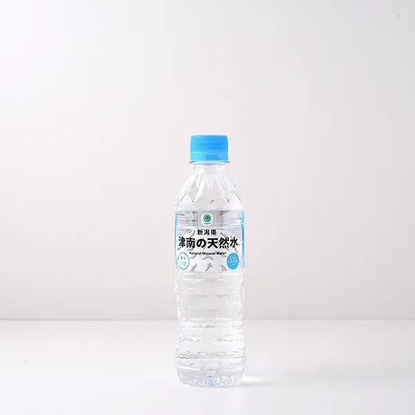 패밀리마트 니가타현 쓰난의 천연수 370ml 일본편의점 음료