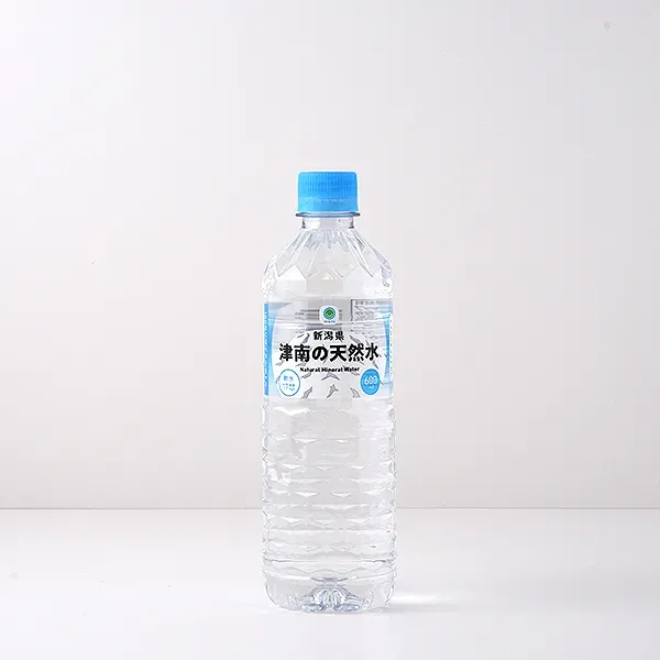 패밀리마트 니가타현 쓰난의 천연수 600ml 일본편의점 음료